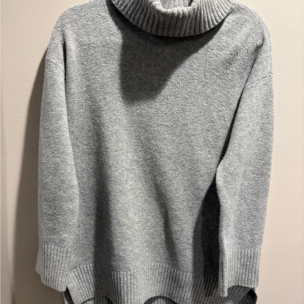 Uniqlo Soufflé Yarn Turtleneck Wool Blend Sweater XS Cozy Lounge Minimalist